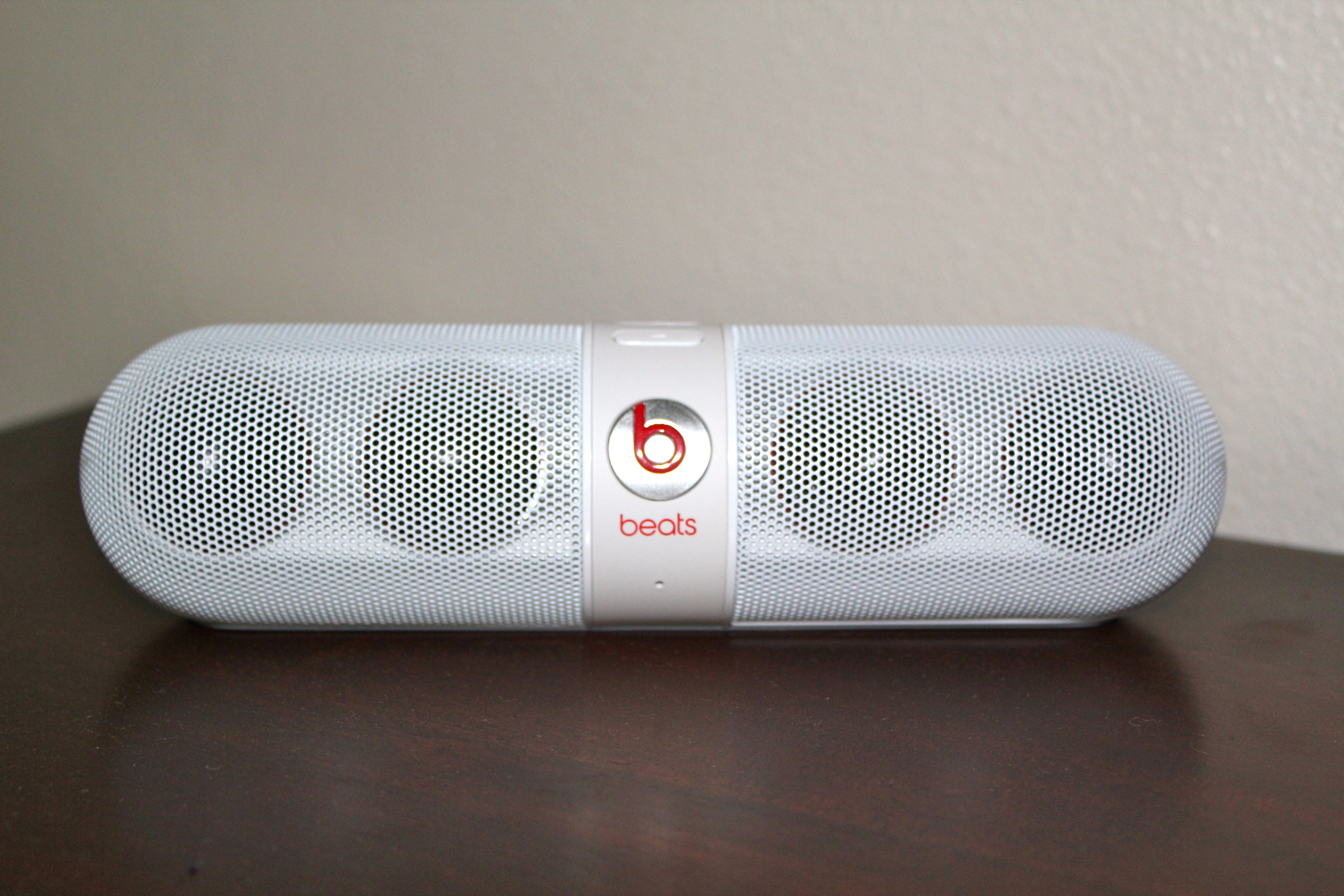 beats pill 2012