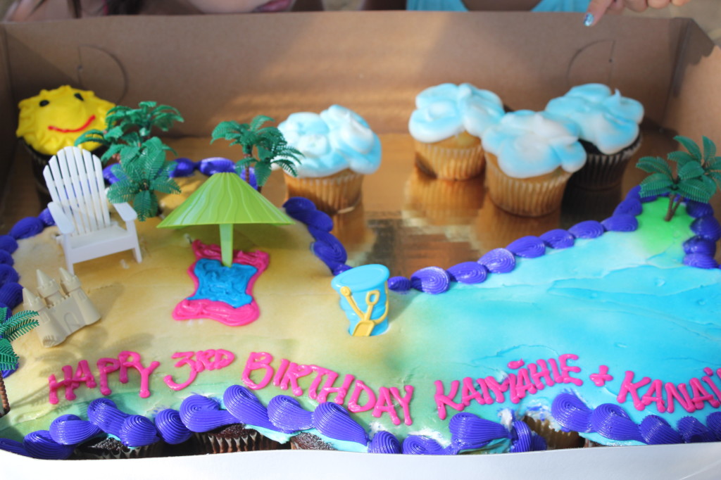 beach scene cupcake birthday cake