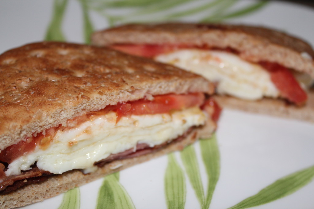 turkey bacon, tomato, egg white mozarella sandwich thins sandwich