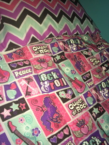 close up rock n roll zipit bedding