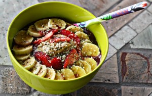 acai bowl in french bull lime green bowl and oasis dessert spoon